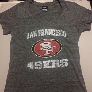 NFL 49ers V-neck T-Shirt Size L